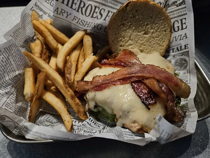 Uncle Buck's Fish Bowl and Grill Picture 10