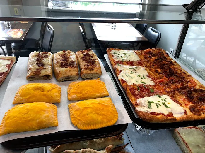 Bella's Pizza & Pasta Picture 4