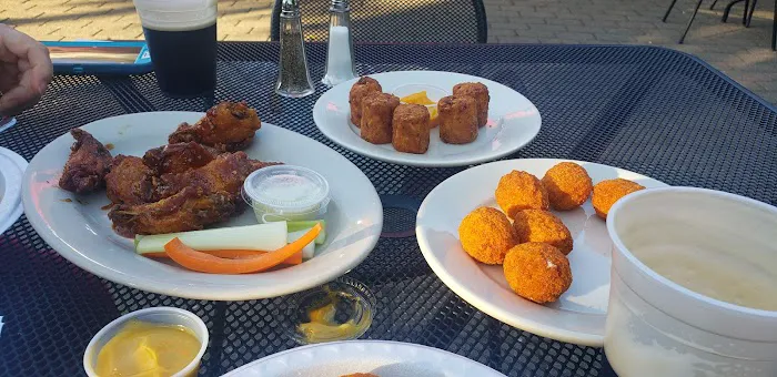 AJ's Bar & Grill Picture 5