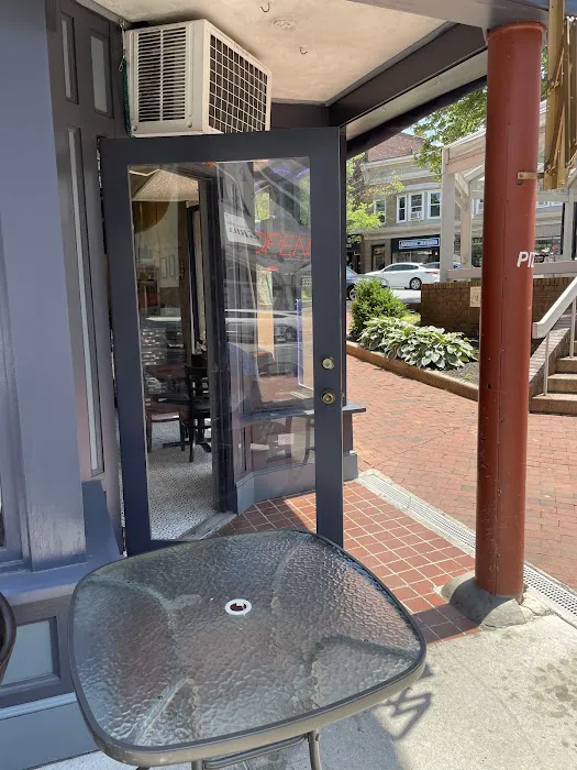 kiosko's Pizzeria & Restaurant Picture 6