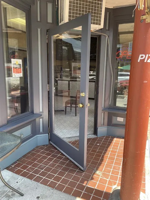 kiosko's Pizzeria & Restaurant Picture 5