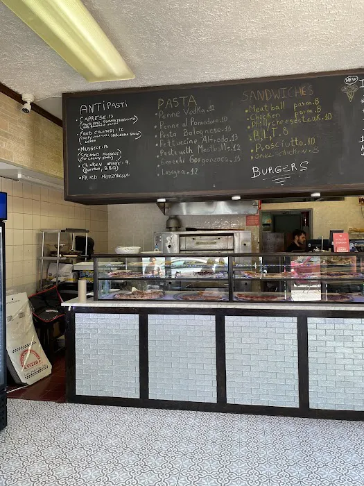 kiosko's Pizzeria & Restaurant Picture 8