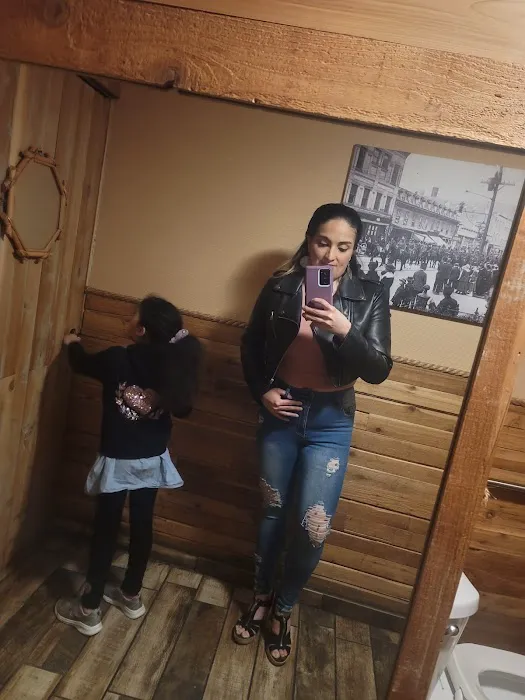 GAUCHOS STEAKHOUSE Picture 3