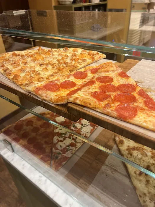 Carlo's Pizza Picture 1