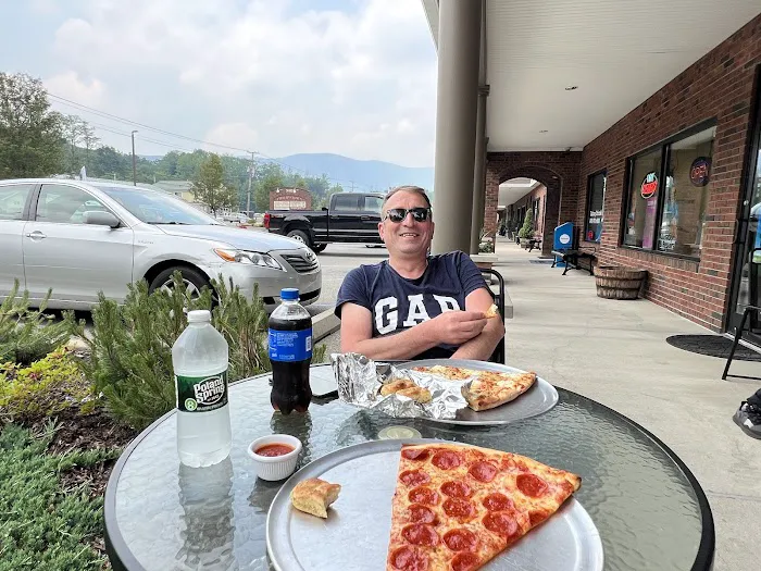 Carlo's Pizza Picture 6