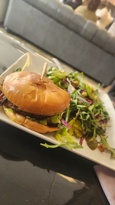 Foodie Lounge Picture 2