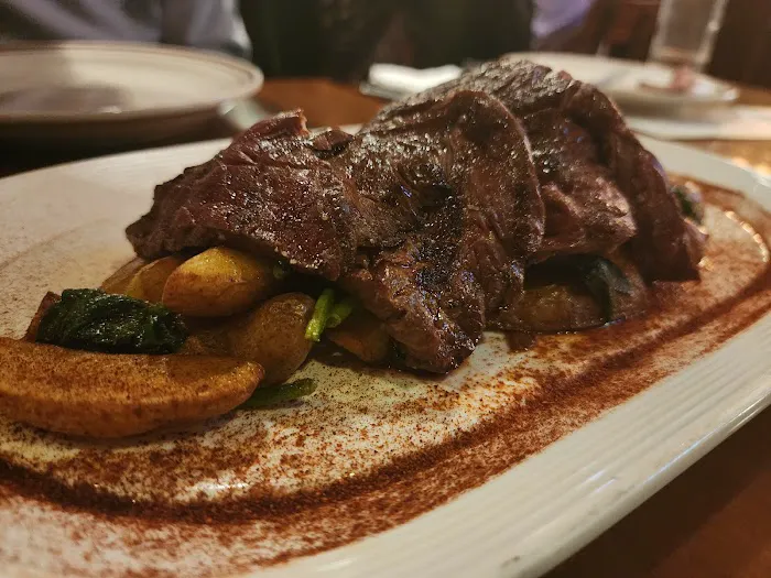 Mompou Tapas Bar & Restaurant Picture 2