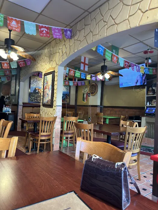 Mi Pequeno Mexico Restaurant Picture 1
