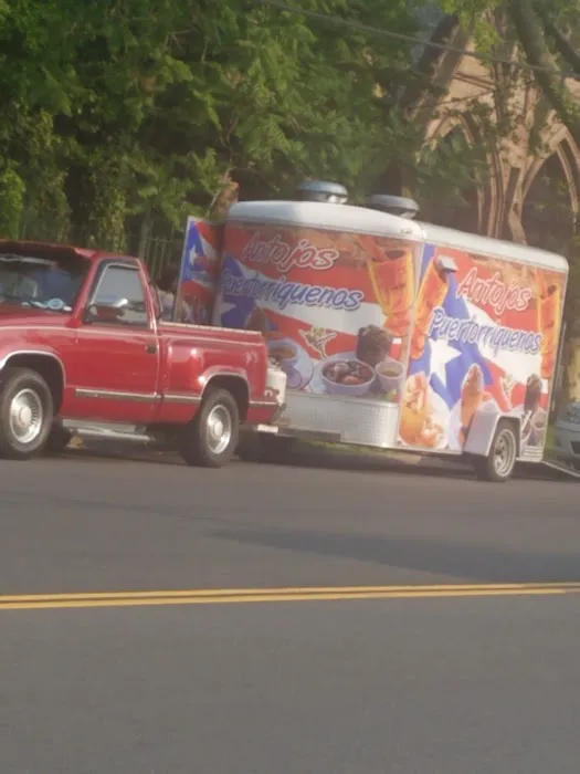 Antojos puertoriqueno Picture 2