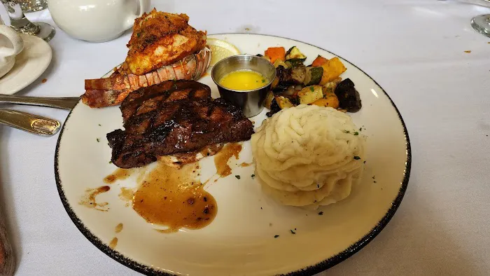 Garden Restaurant Picture 9