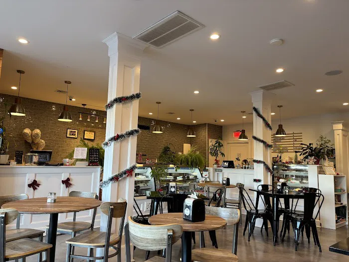 Nova's Restaurant and Coffee Shop Picture 4