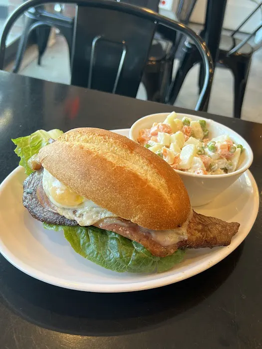 Nova's Restaurant and Coffee Shop Picture 10