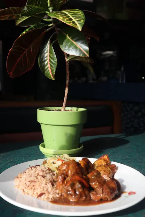 PT JUST JERK Jamaican Cuisine Picture 3