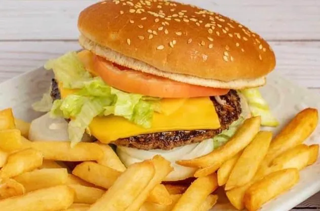 GOLDEN WINGS FISH & CHICKEN the best chicken in town Picture 9