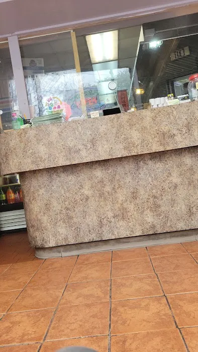 Hillside Kitchen Picture 3