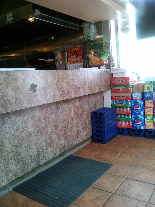 Hillside Kitchen Picture 9