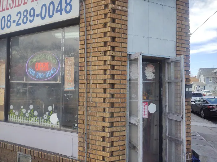 Hillside Kitchen Picture 6