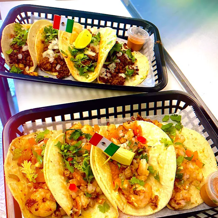 Grub’s Taqueria Picture 2