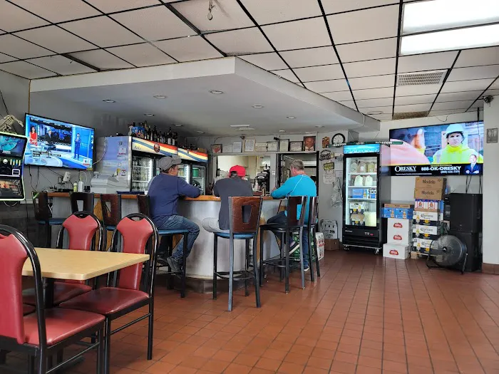 Pupuseria Carmelina Picture 4