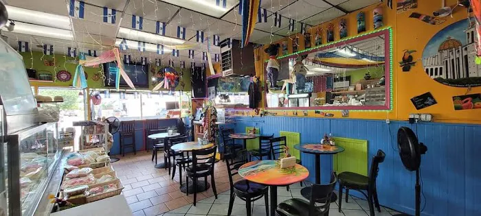 El Rinconcito Salvadoreño Deli & Restaurante Picture 2