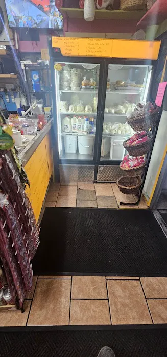 El Rinconcito Salvadoreño Deli & Restaurante Picture 8