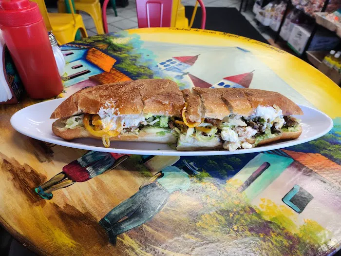 El Rinconcito Salvadoreño Deli & Restaurante Picture 6