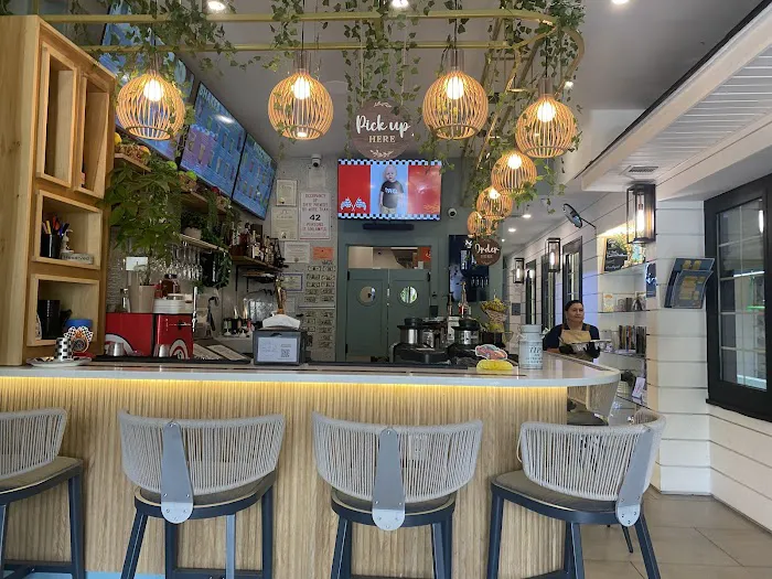 Good Life Clubhaus Juice Bar & Play Café Picture 2