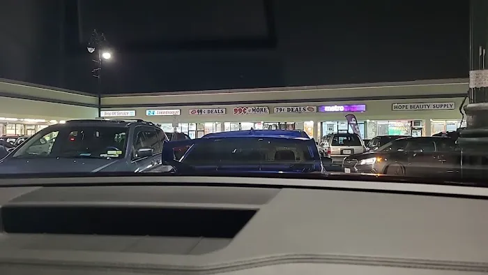 Cayenne Nashville Hot Chicken Picture 1