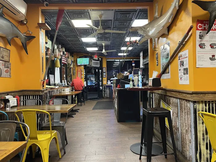 DJ's Clam Shack Wantagh Picture 4