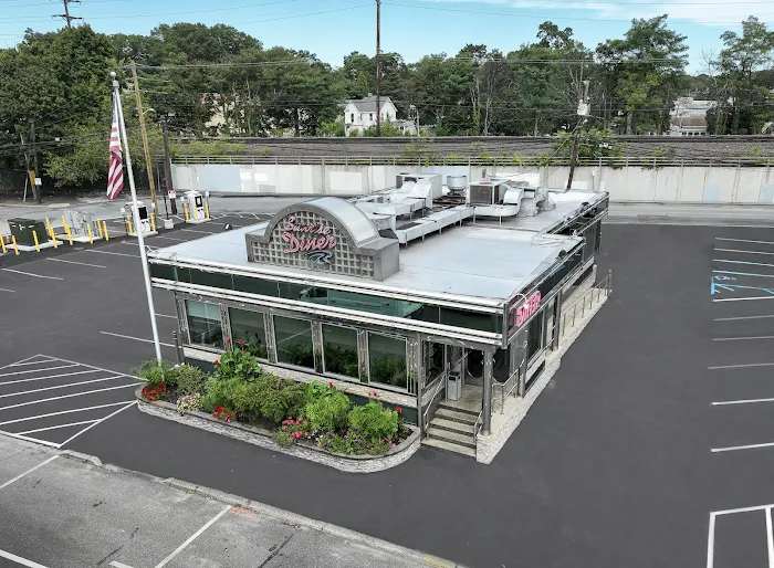 Sunrise Diner Picture 10