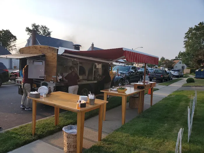 Pies-on Wheels Wantagh NY Picture 4