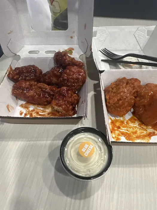 Buffalo Wild Wings 'GO' Picture 2