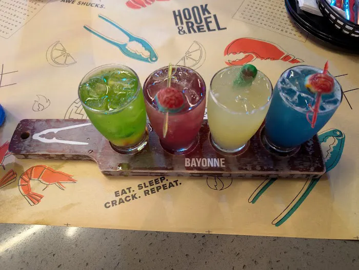 Hook & Reel Cajun Seafood & Bar Picture 7