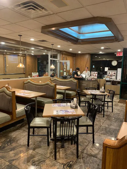 Mike Jr’s Richmond Diner Picture 5