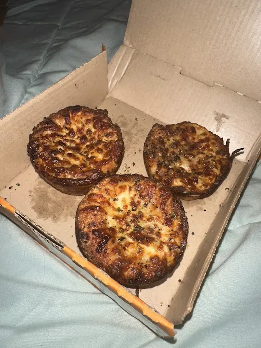 Little Caesars Pizza Picture 2