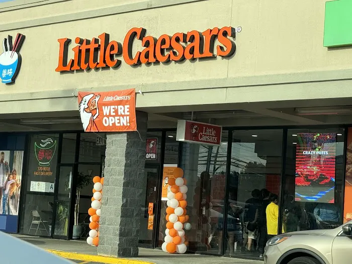 Little Caesars Pizza Picture 4