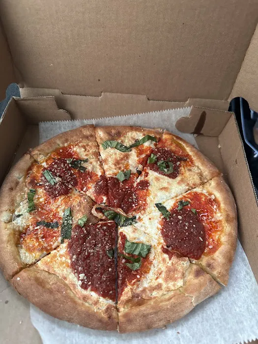 The Loop Pizza Cafe Picture 4