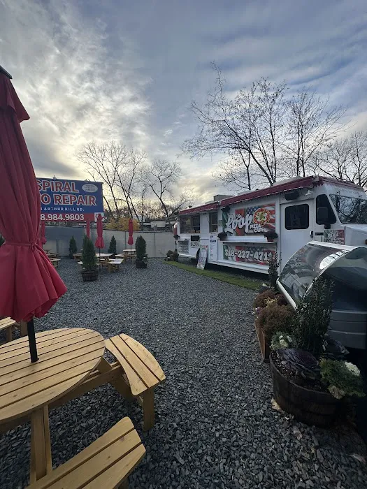 The Loop Pizza Cafe Picture 2