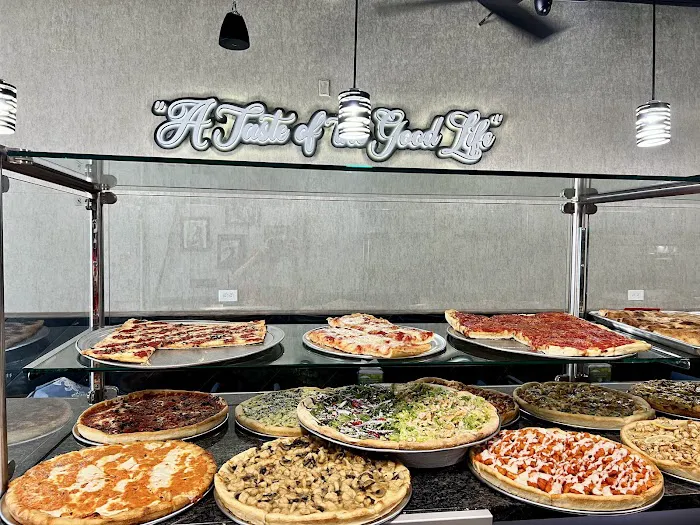 Royal Pizza Picture 5