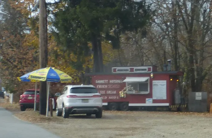 Busy Bee Lunch Picture 3