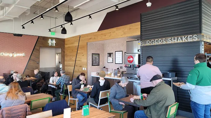 Shake Shack Parsippany atop The Hill Picture 3