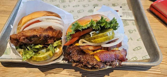 Shake Shack Parsippany atop The Hill Picture 5