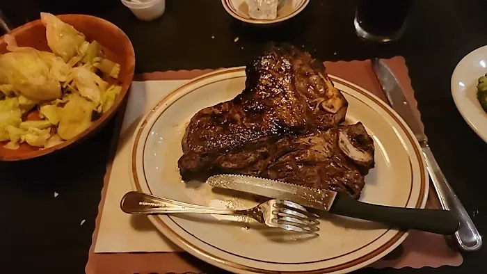 Jim Johnston's Steak House Picture 4