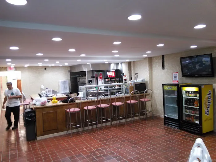 Cammaratas Pizza Picture 6