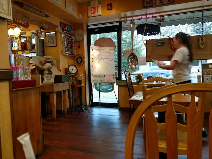 Nana's Deli & Restaurant Picture 10