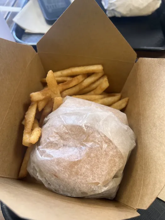 CARS Eatery Picture 4