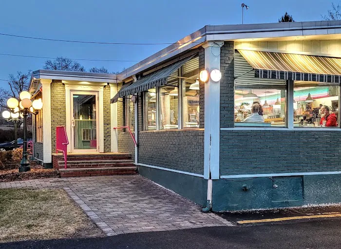 Ritz Diner Picture 9