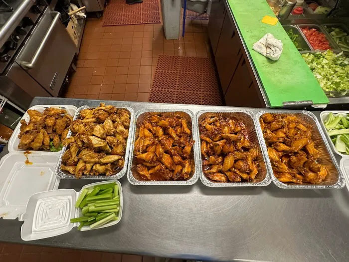 Lisa's Buffalo Grille Picture 7