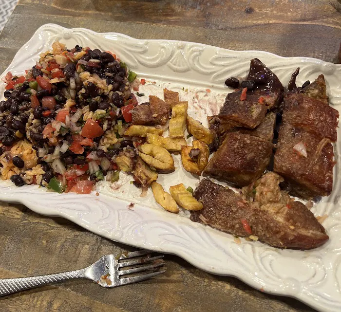 Las Palmas Deli Picture 3