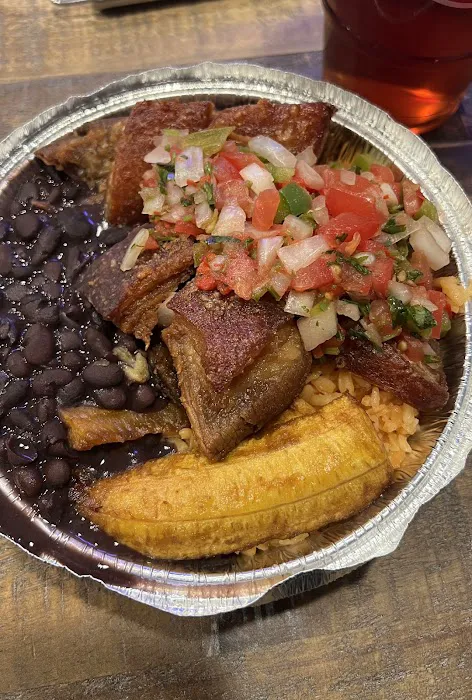 Las Palmas Deli Picture 1